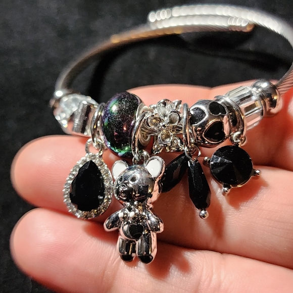 STAINLESS STEEL TWIST CHARM BRACELET - Picture 4 of 6